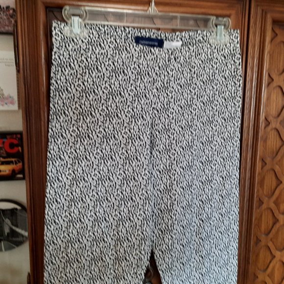 3/$15 Printed Cotton Leggings NWOT - Picture 9 of 16